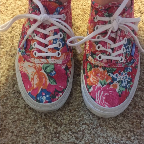 Floral vans - Picture 2 of 5