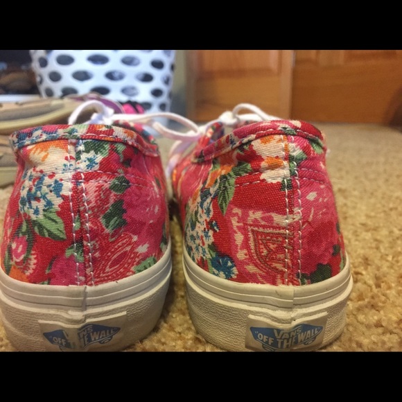 Floral vans - Picture 4 of 5