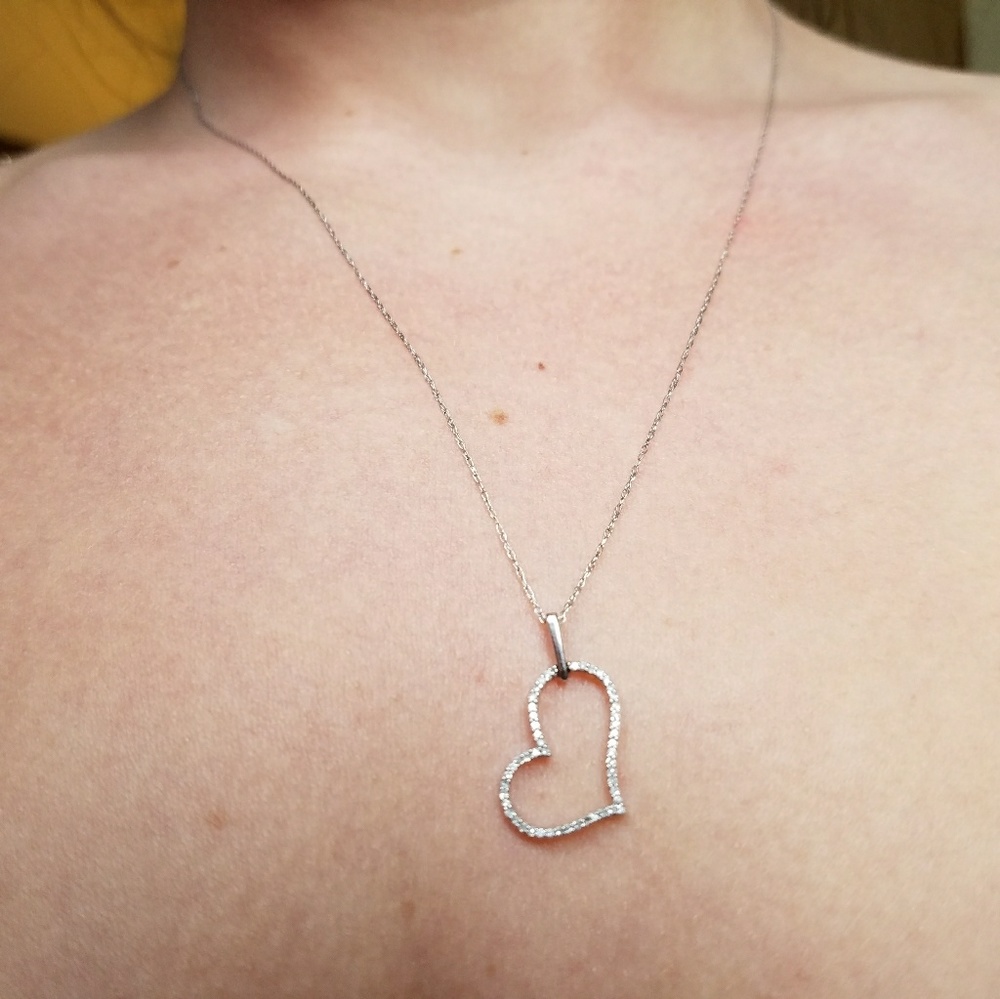 White Gold Heart Necklace - Picture 3 of 8