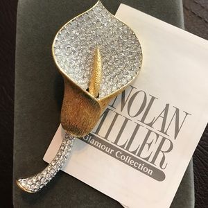 Host pick! Rhinestone Callalily brooch