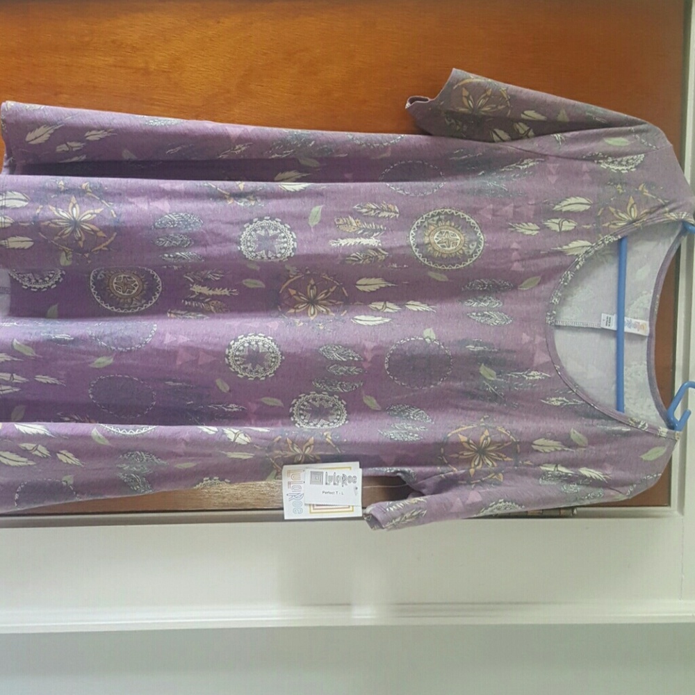 Lularoe Dreamcatcher Perfect Tee NWT-Unicorn!