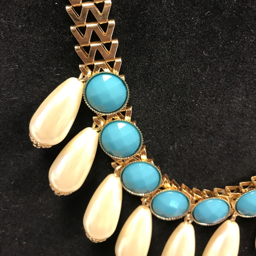 PEARL TEAL & GOLD FORMED CHAIN SET - Picture 3 of 3