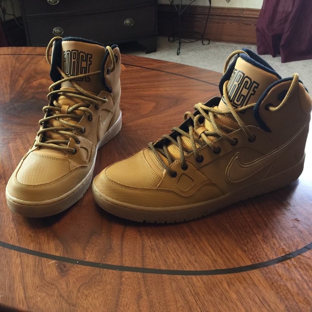 Nike Air Force 1 Boots gum bottom