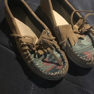 Sanuk Moccasins Sz 6
