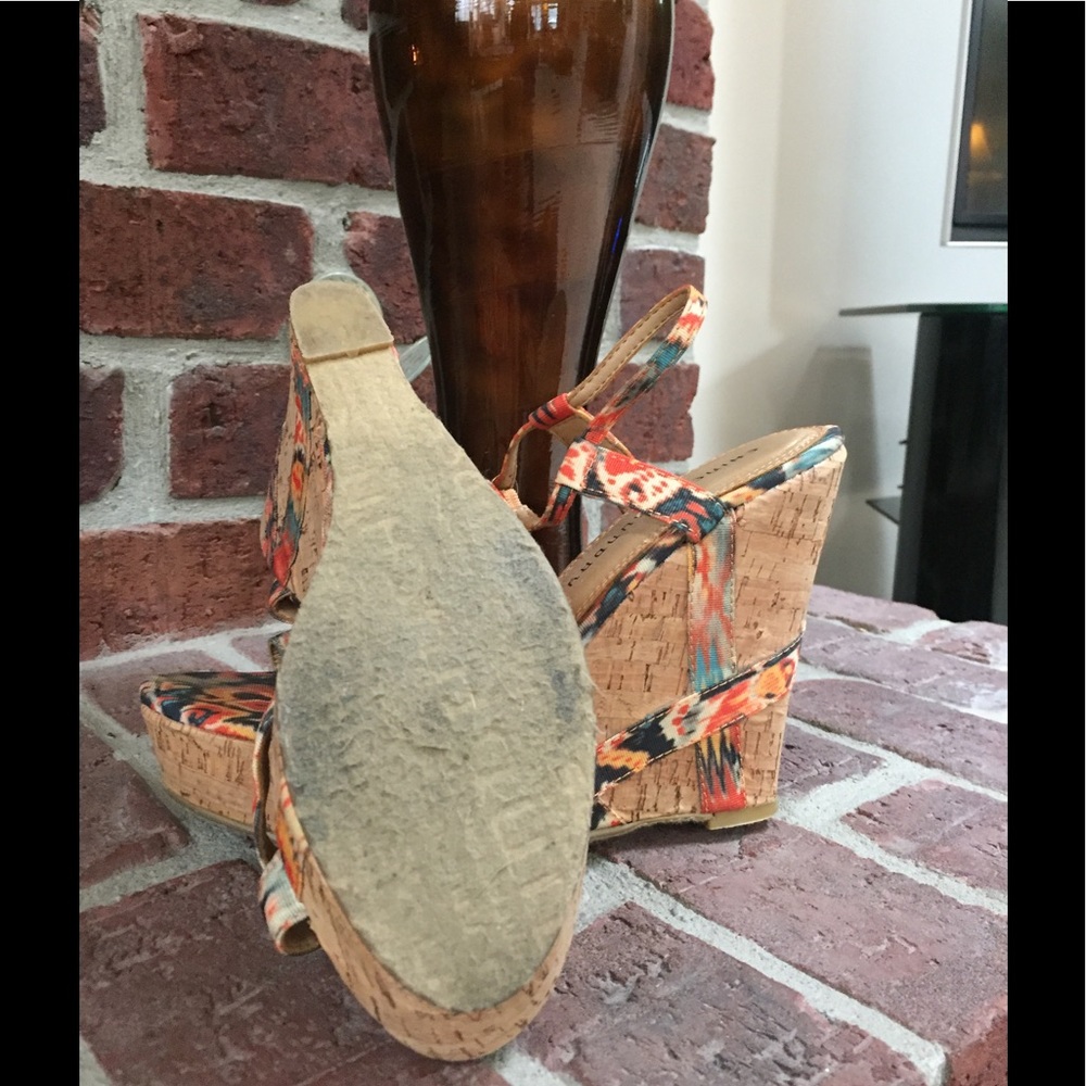 Chinese Laundry Platform Multi-Colored Wedge. - image 4