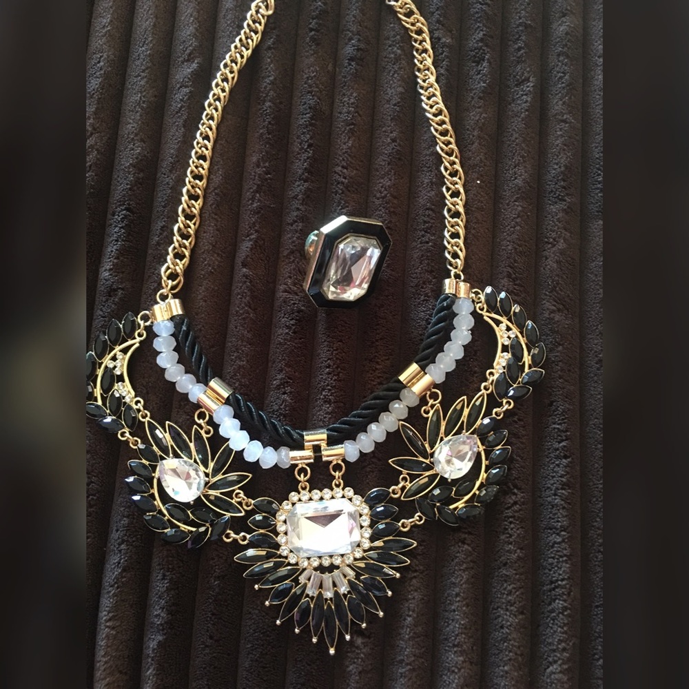 🛍 BUNDLE! Jewelry Set w/ Necklace & Matching Ring