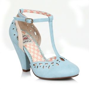 Bettie Page Elsie T-strap in light blue