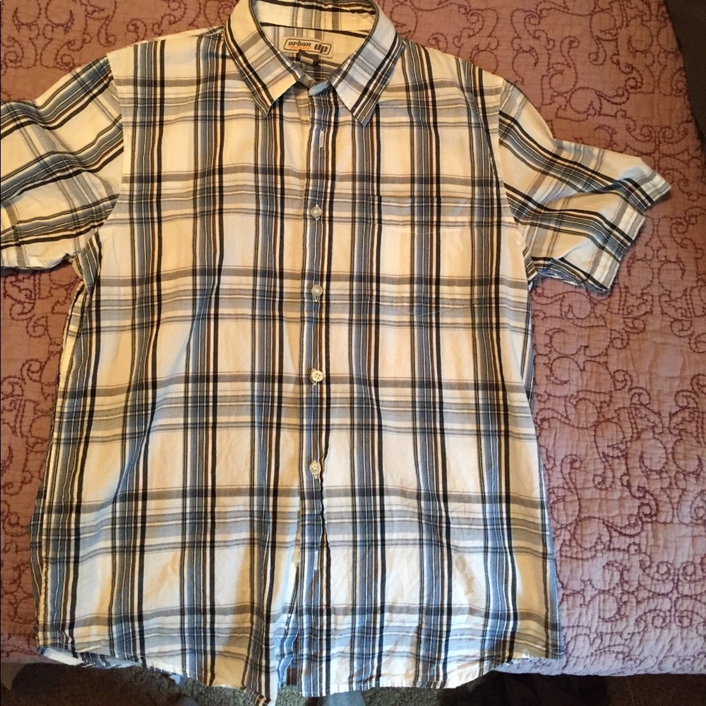Men's Size Large Shirt