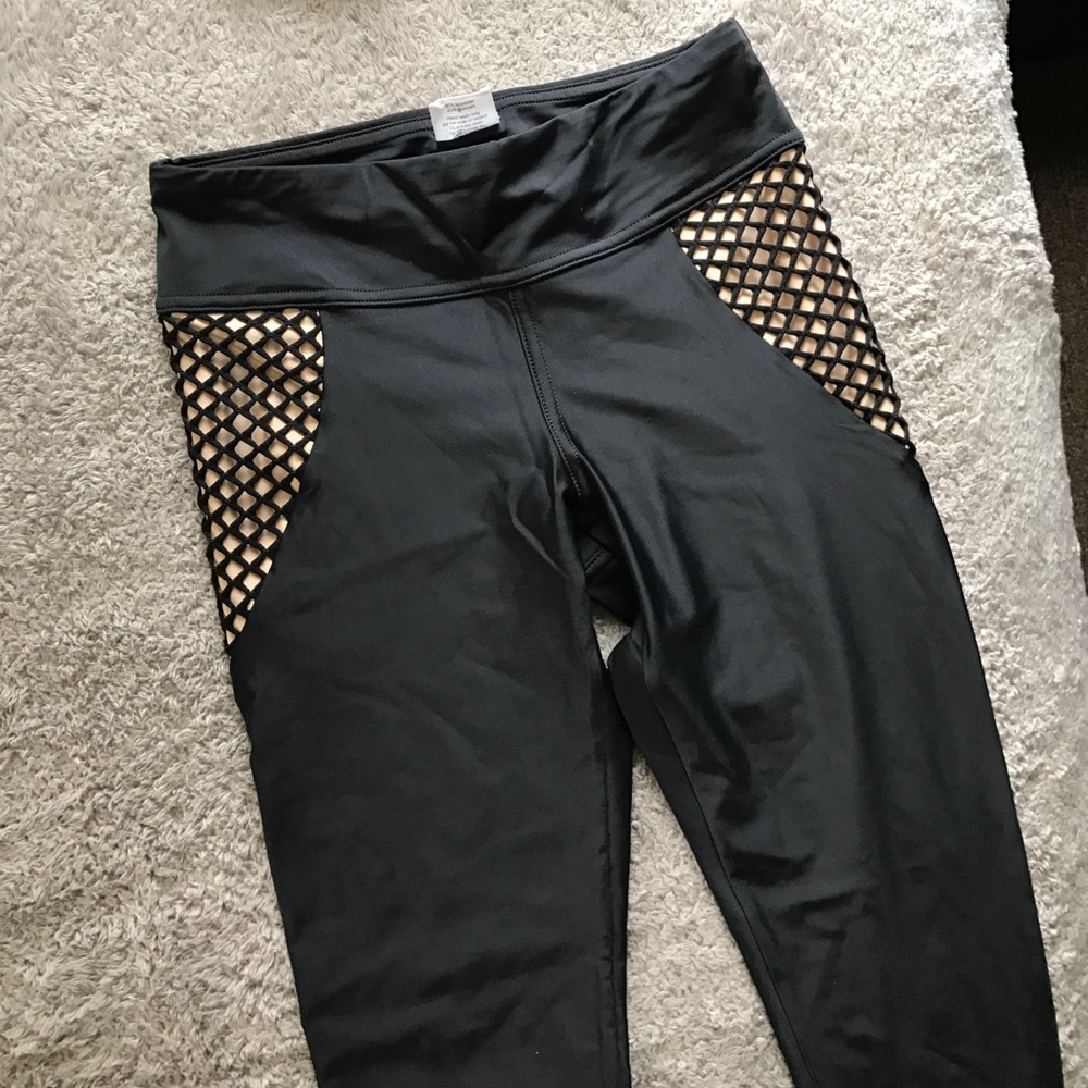 Black workout leggings