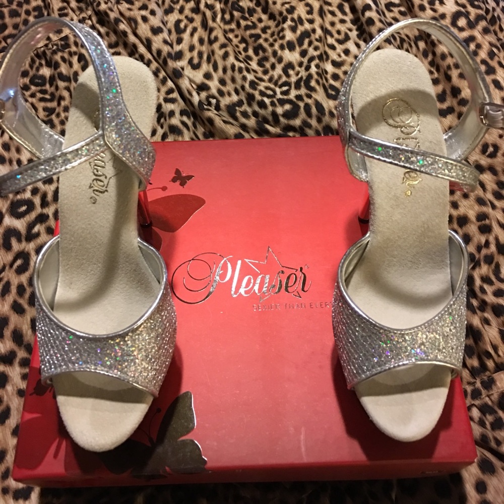 Pleaser silver and mirrored heel size 6 new