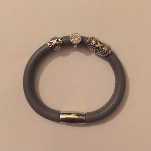 Endless bravely with charms!