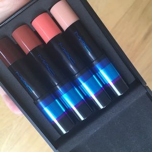 MAC Irresistibly Charming Patentpolish set