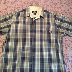 Size Large Men's Dickies shirt
