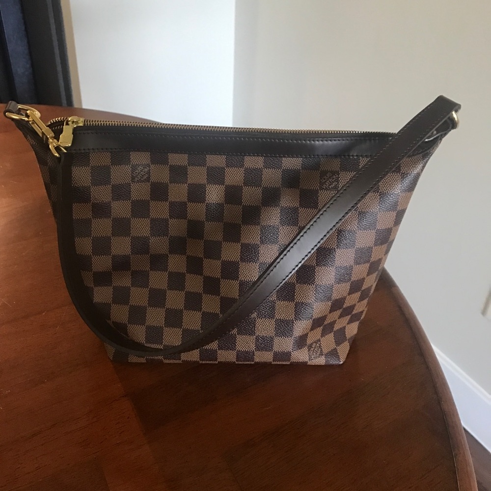 Louis Vuitton Damier Ebene Illovo MM