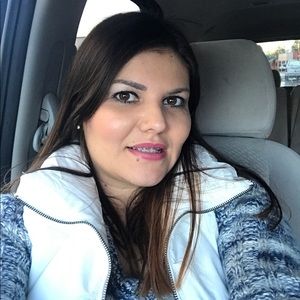 Meet your Posher, Vanessa