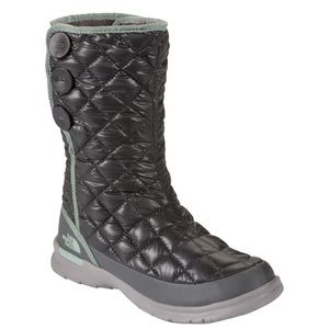 Women's North Face thermoball boots size 7