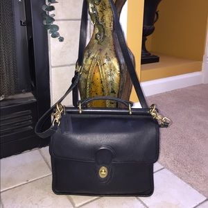 Oh SO VINTAGE leather Coach!!!