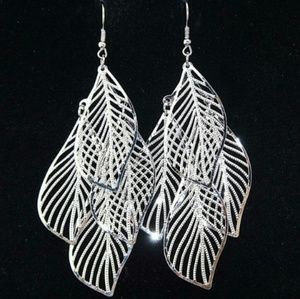 2 for $10💋Feather earrings