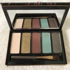 MAC A NOVEL TWIST COLLECTION WARM EYES RARE