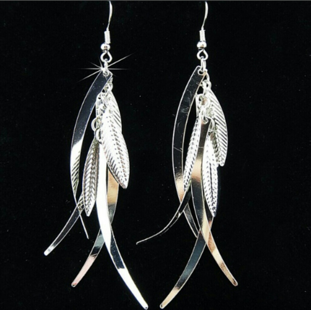 2 for $10💋Fashion earrings