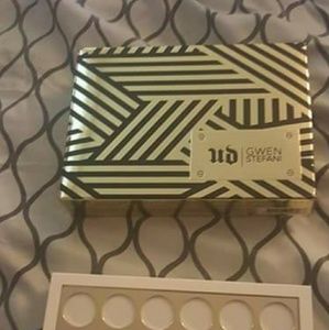 Urban Decay Gwen Stefani palette