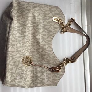 Micheal Kors Purse