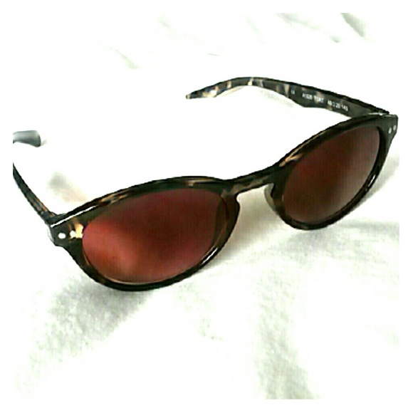 Tortoiseshell-style Sunglasses - Picture 1 of 2
