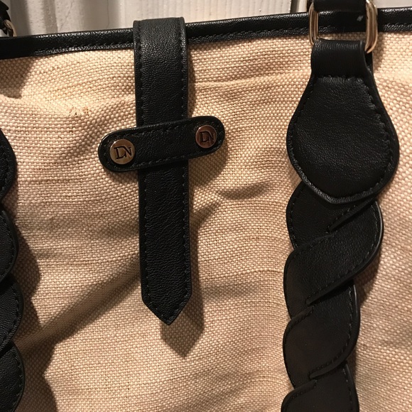 Danielle Nicole oatmeal weave black trim tote - Picture 2 of 5
