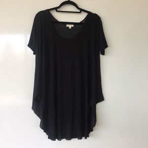 black long flowy tee