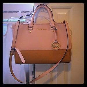 Michael Kors Medium Sutton Bag