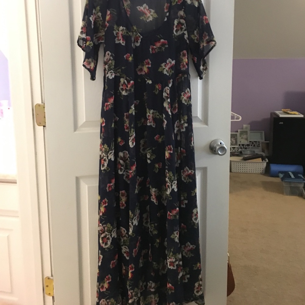 Abercrombie & Fitch Maxi Flower Dress