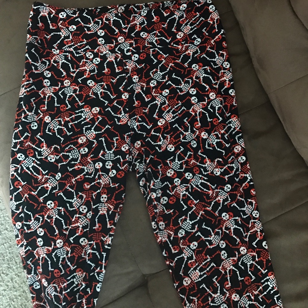 Worn once, TC Lularoe skeleton leggings