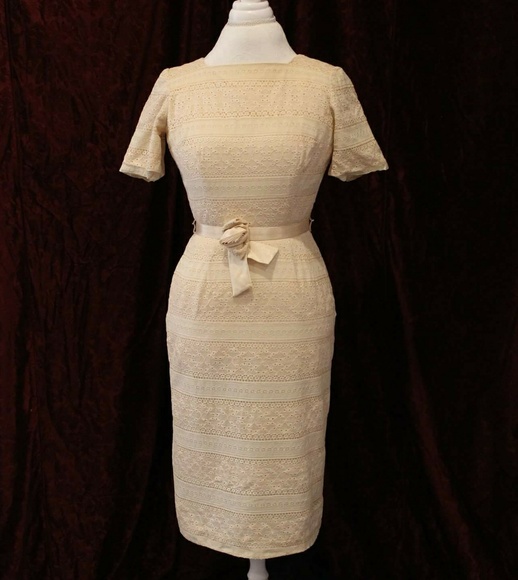 SOLD! Vintage 1950s lace dress with flower belt - Picture 1 of 4