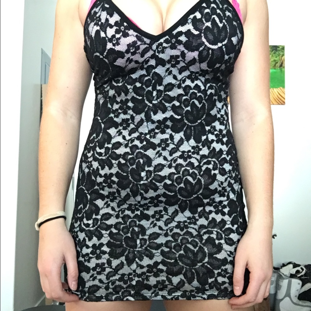 Lace mini-never worn
