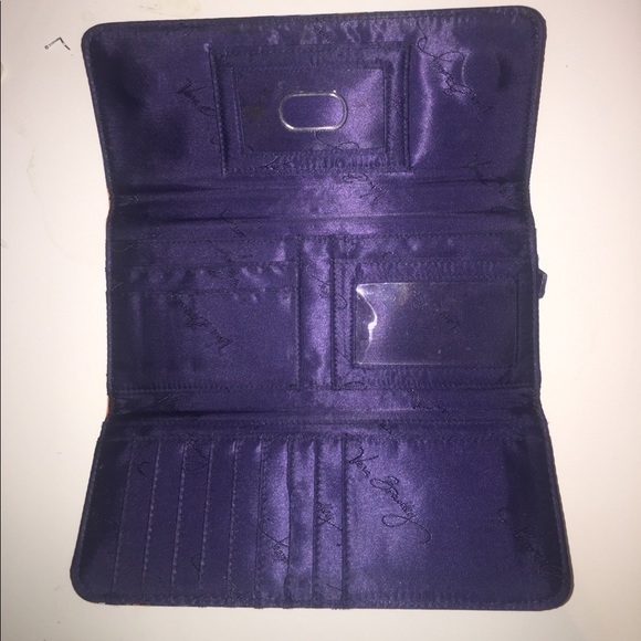 Vera Bradley Waller - Picture 2 of 3