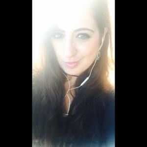 Meet your Posher, Mia paula