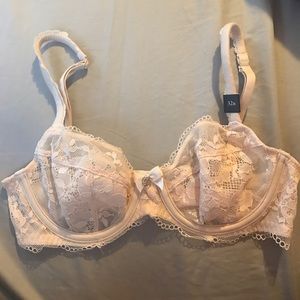Victorias Secret body by Victoria unlined Demi bra