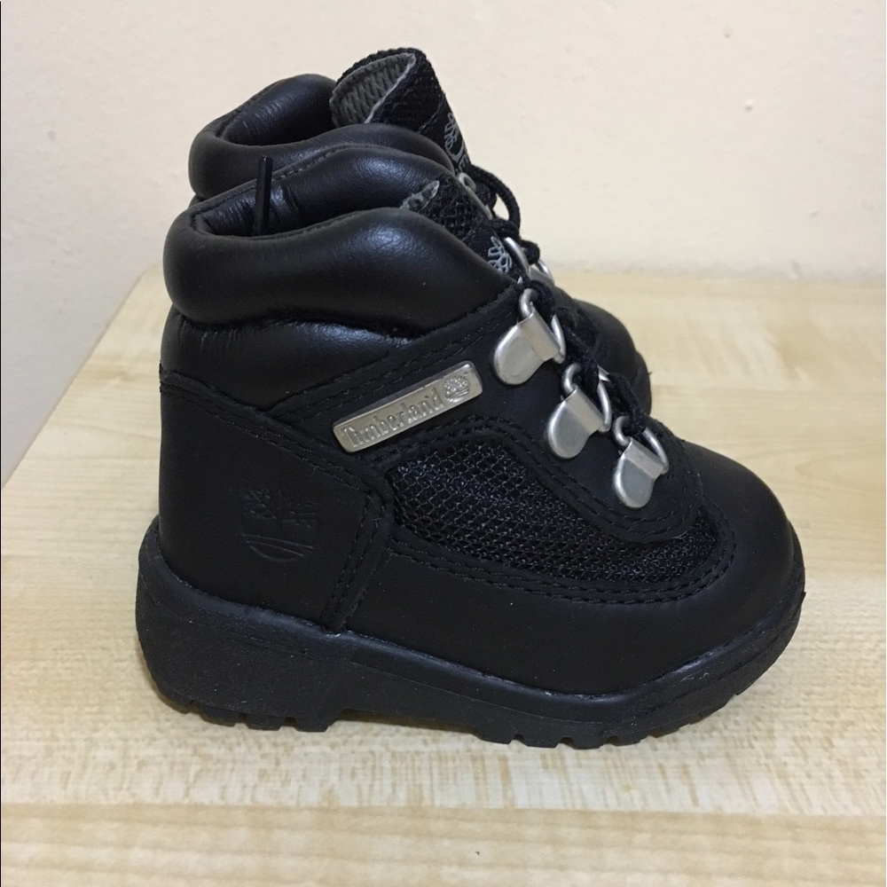 Timberlands hightop toddlers size 4 sneakers