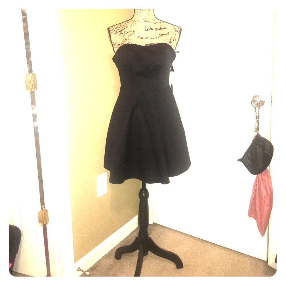 ❌ SOLD 
Black dress buy today closet is closing