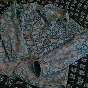 Flower Pattern Jean Buttom Up