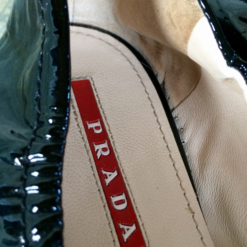 PRADA patent leather classic bow flats - Picture 6 of 7