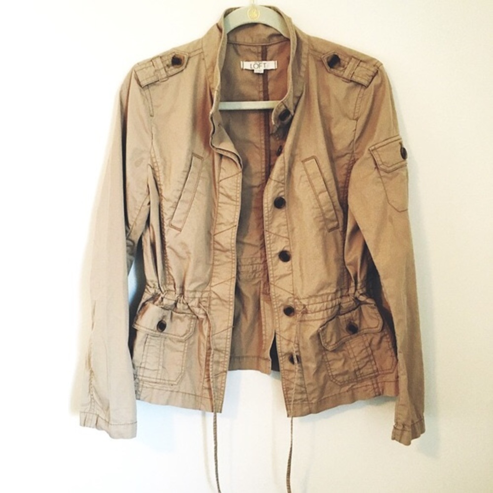 Tan/beige Loft cargo buttoned coat