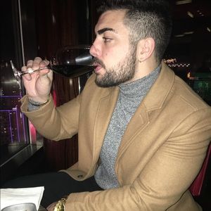 Meet your Posher, Adrian