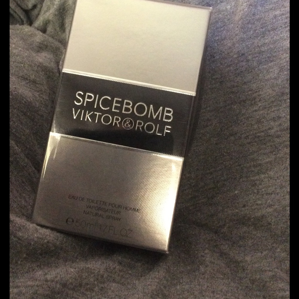 NIB Viktor & Rolf Spicebomb Eau de Toilette Men's
