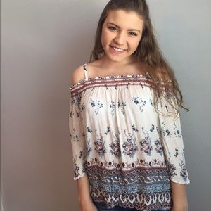 Off-the shoulder top