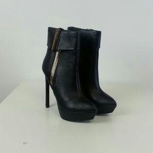 Women's Brand New Wild Rose Blk High Heel Shoes !