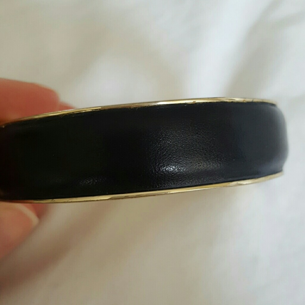 Gold and black leathet bracelet - Picture 2 of 3