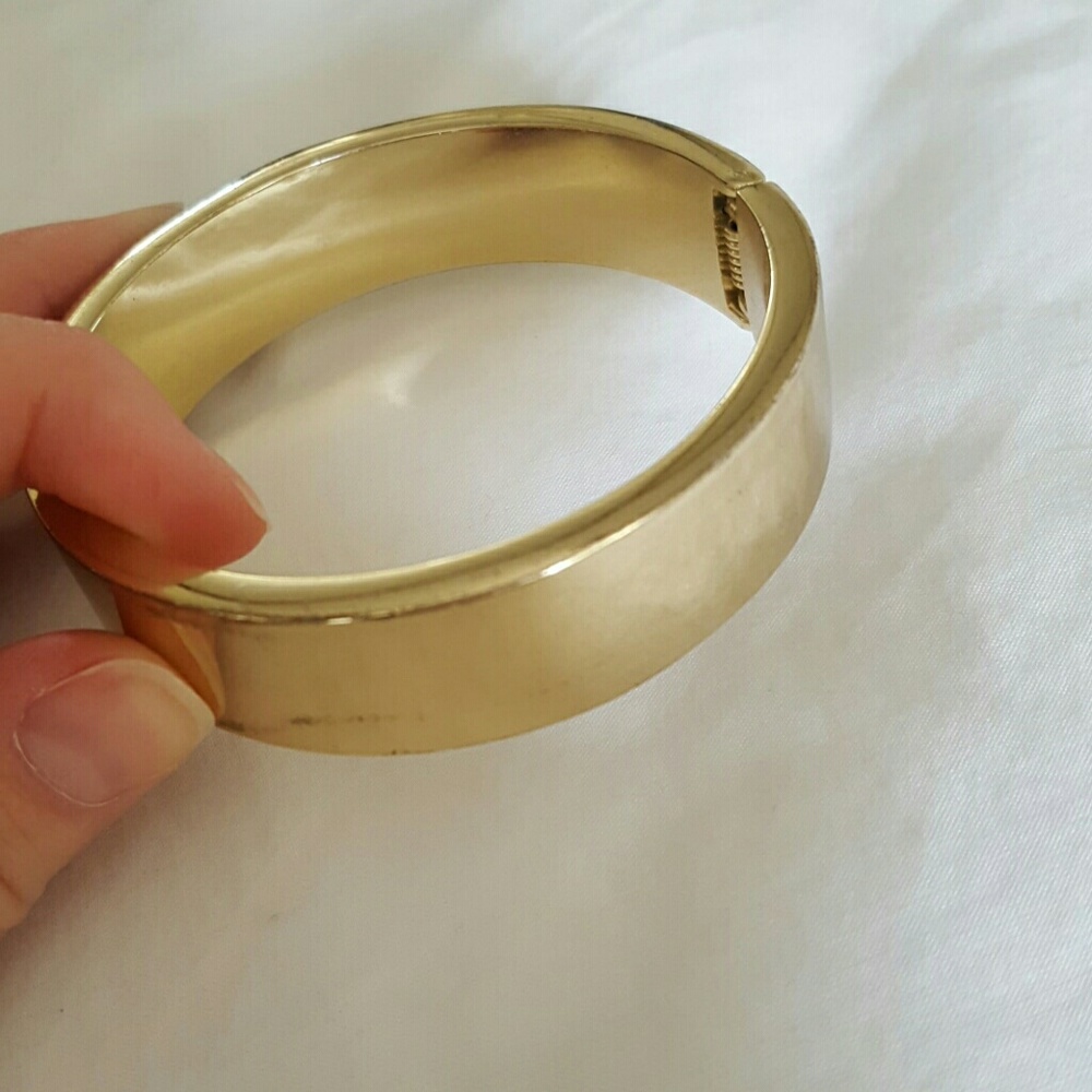 Gold and black leathet bracelet - Picture 3 of 3