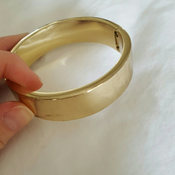 Gold and black leathet bracelet - Picture 3 of 3