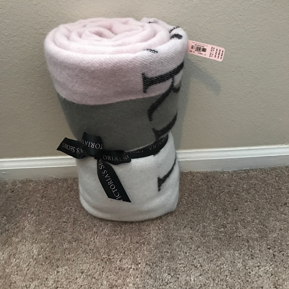 Victoria Secret Super Soft Blanket